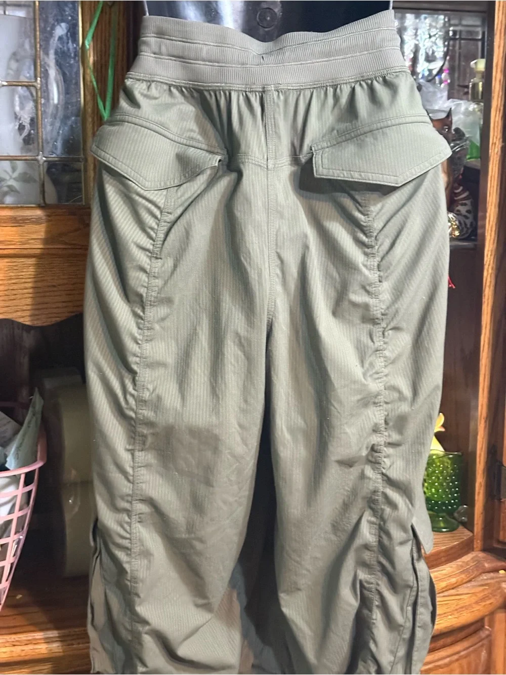 lululemon Lightweight Adjustable Mid-Rise Cargo Pants small